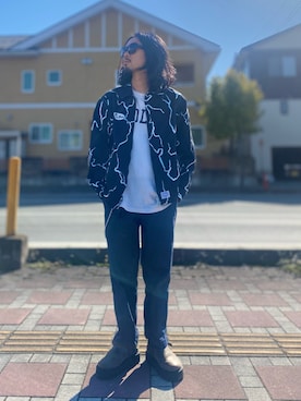 「重ね着ベストシーズン」｜「アイテム（チノパンツ）」を使った、TogAさん（メンズ・165cm）の秋コーディネート