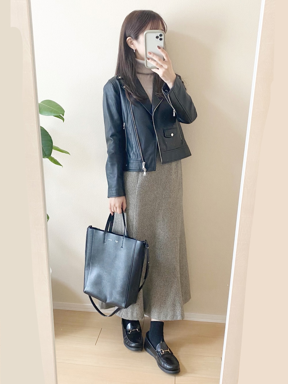 「大人カジュアル、ライダース、秋服、ローファー、マーメイドスカート、ツイード、低身長、ロングスカート」｜「green label relaxingの◆KC SHEEPレザー ライダースジャケット（ライダースジャケット、ブラック系）」を使った、ｎａｎａ♡さん（レディース・153cm）の秋コーディネートの1枚目の写真