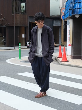 「COMOLI（コモリ）のアイテム（シャツ/ブラウス、ブラック系）」を使った、shunさん（メンズ・170cm）の春コーディネート