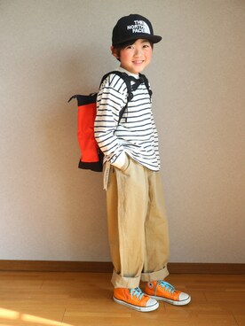 「アイテム（チノパンツ）」を使った、Su,Um,Riさん（キッズ・130cm）の春コーディネート