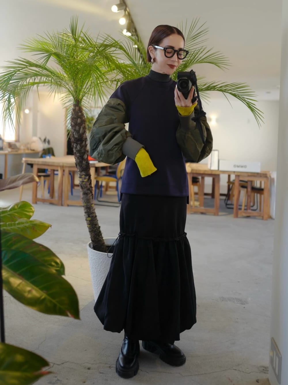 【新品札付き】OMMO荻原桃子　ノースリーブミドルMA1 黒 新品札付き】OMMO荻原桃子 ノースリーブミドルMA1 黒 荻原桃子