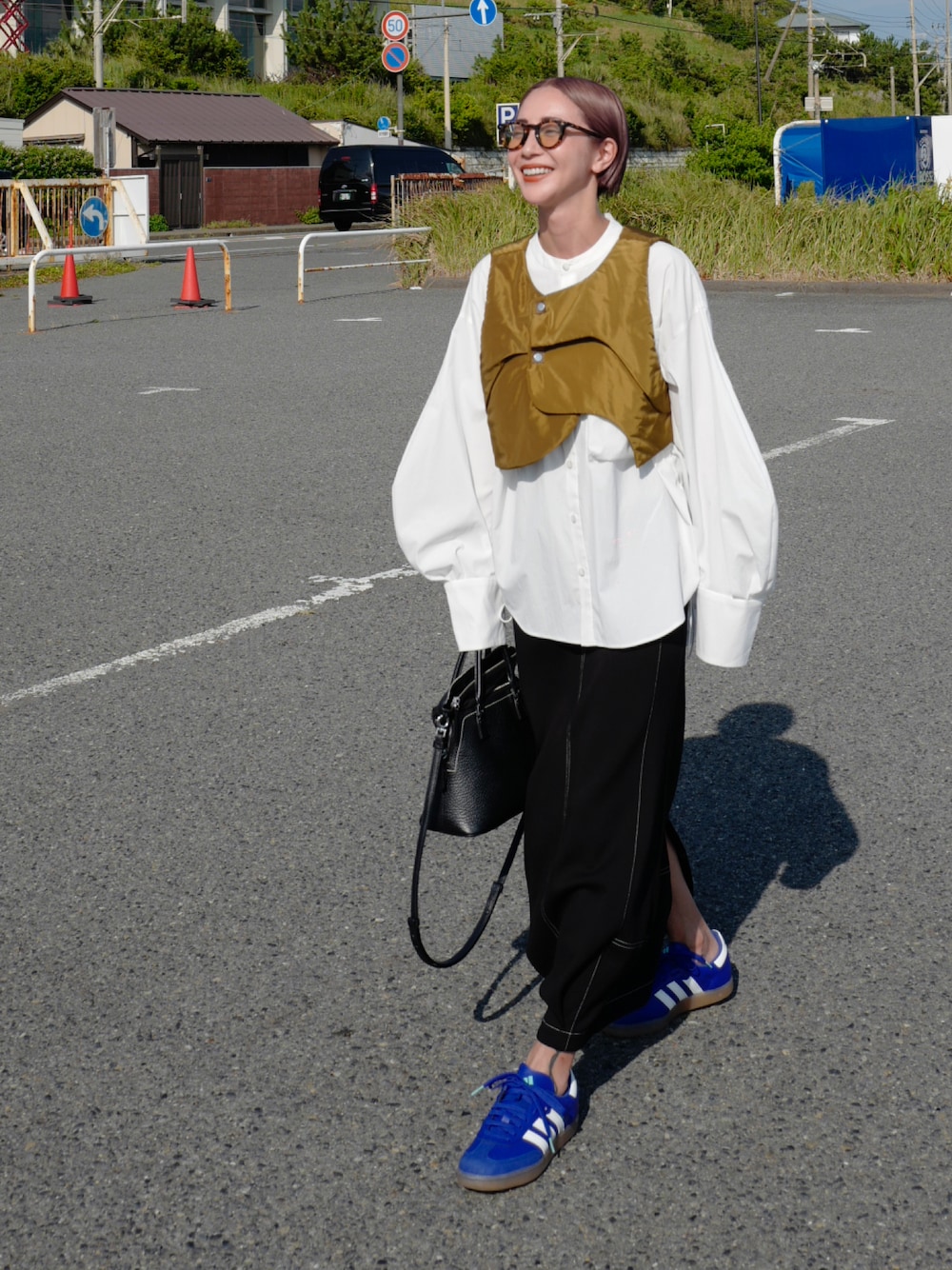 ommo Tシャツ 荻原桃子 ommo Tシャツ 荻原桃子 荻原桃子が新たに自身のアパレルブランド