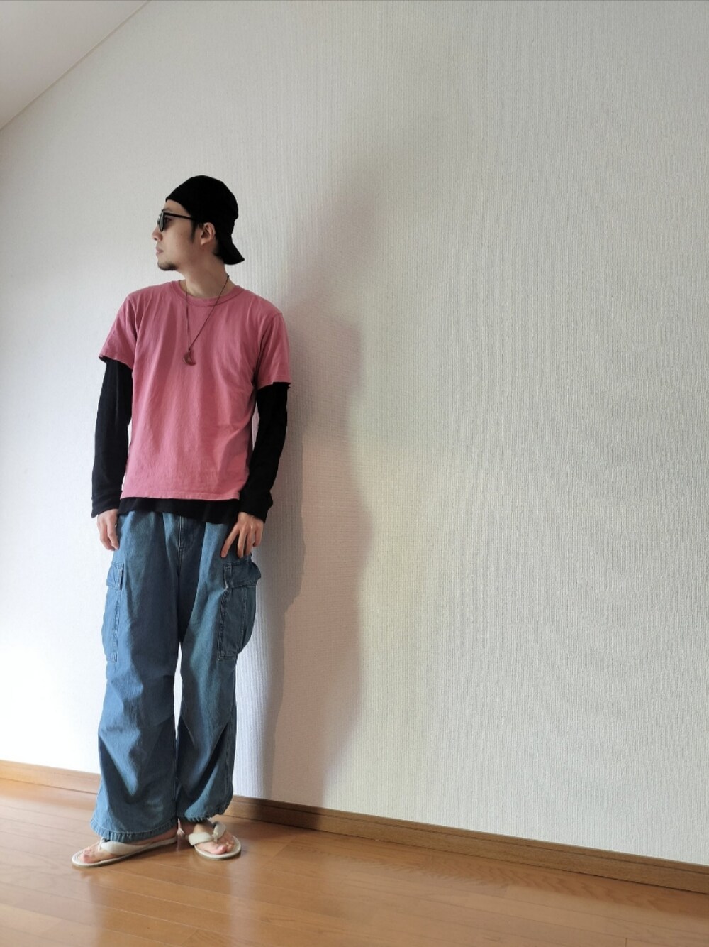 「GUのアイテム（デニムパンツ、ブルー系）」を使った、ドラマ化された男🌼存美🌼さん（メンズ・186cm）の春コーディネートの1枚目の写真