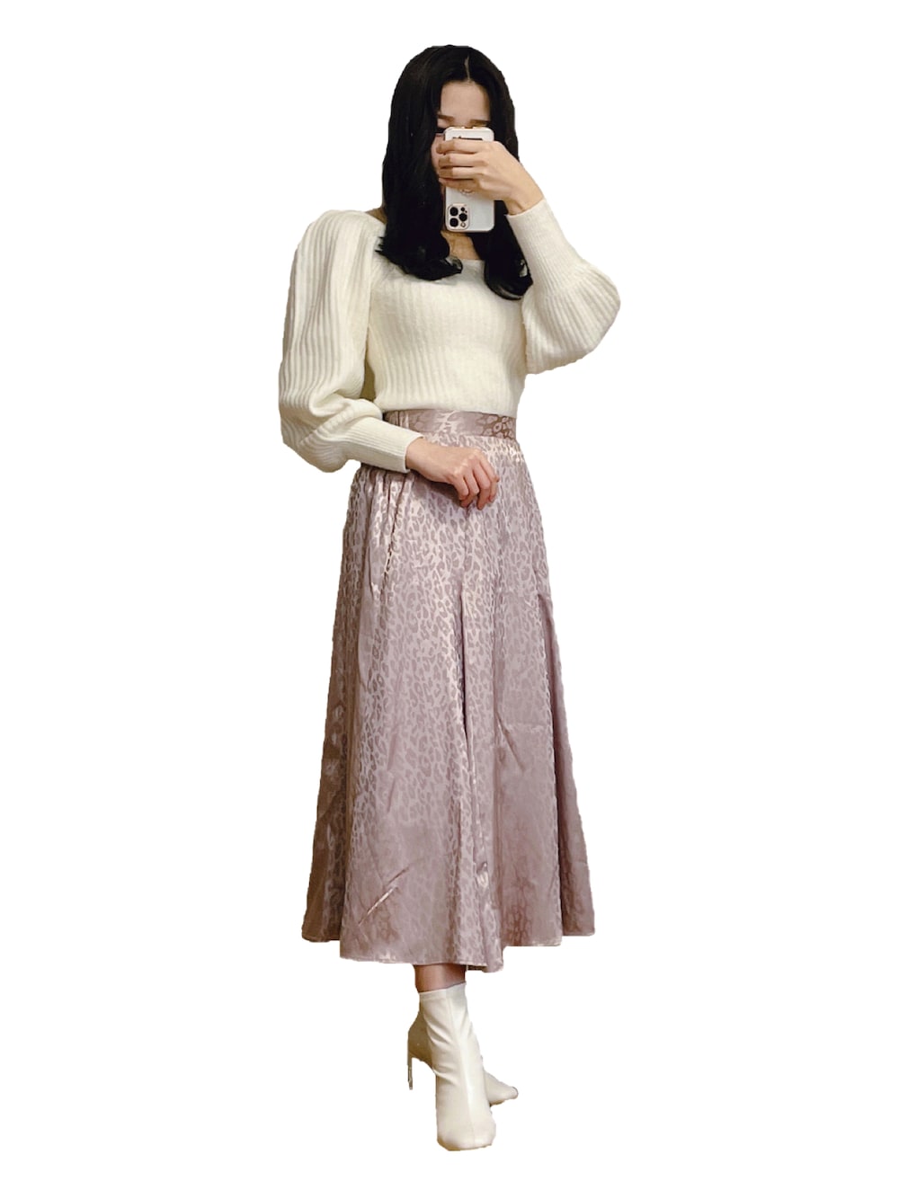 「大人女子、プチプラ、ブーツ、ニット、ロングスカート、大人ガーリー、ガーリー、GRL、アベイル、ホワイトブーツ、クリスマス、デート」｜「Availのアイテム（スカート、ピンク系）」を使った、神谷実紀さん（レディース・161cm）の冬コーディネートの1枚目の写真