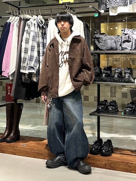 「PBLIM（ページボーイリム）の《UNISEX》スラブブリーチデニム（デニムパンツ）」を使った、かなうさん（メンズ・172cm）の秋コーディネート