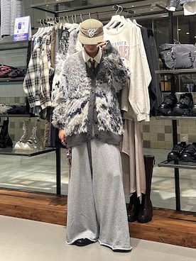 「PAGEBOY（ページボーイ）のサイドタックルーズウラケパンツ/イージーパンツ【4color・2size】（スウェットパンツ）」を使った、かなうさん（メンズ・172cm）の秋コーディネート