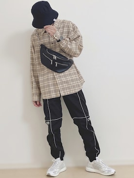 「OY（オーワイ）のアイテム（パンツ）」を使った、マツさん（メンズ・167cm）の秋コーディネート