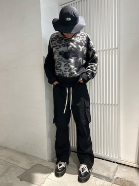 「DANKE SCHON（ダンケシェーン）のDankeSchon/ダンケシェーン/リメイクカーゴパンツ（カーゴパンツ）」を使った、takuya satoさん（メンズ・182cm）の冬コーディネート