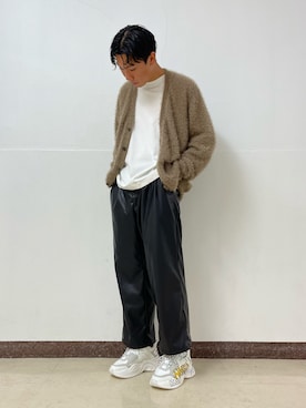 「DANKE SCHON（ダンケシェーン）のアイテム（スラックス）」を使った、takuya satoさん（メンズ・182cm）の秋コーディネート