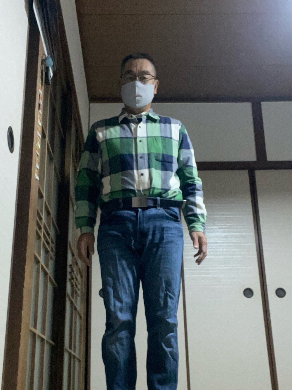 「levis」｜「Levi'sのアイテム（デニムパンツ、ブルー系）」を使った、りょうすけさん（メンズ・167cm）の冬コーディネートの1枚目の写真