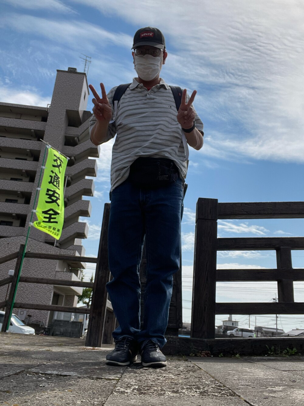 「levis 551z」｜「Levi'sのアイテム（デニムパンツ、ブルー系）」を使った、りょうすけさん（メンズ・167cm）の秋コーディネートの1枚目の写真