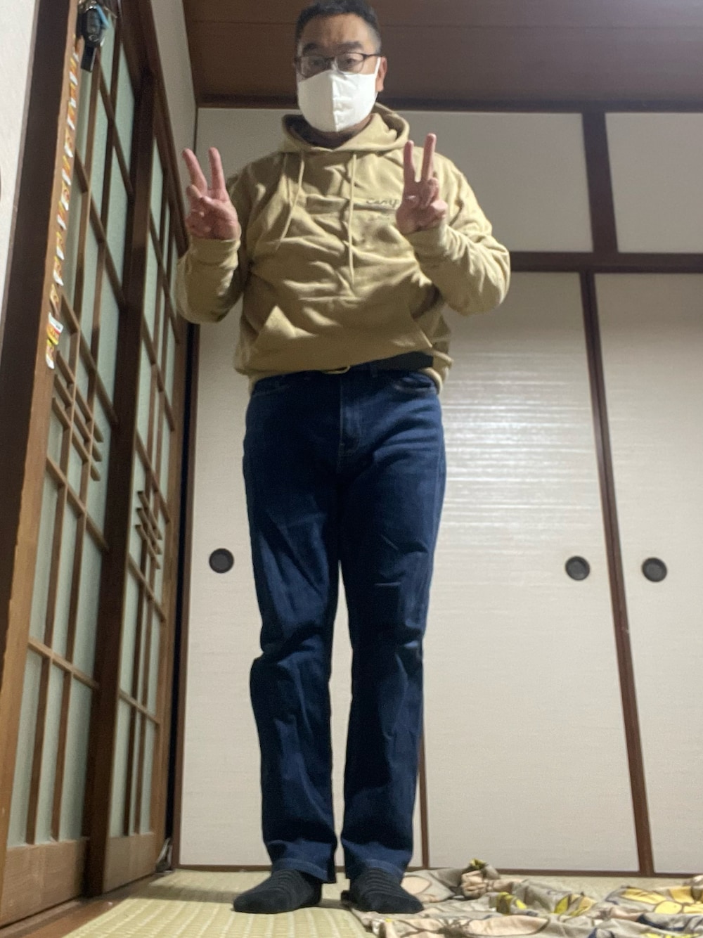 「CAMP7、Levis」｜「CAMP7のアイテム（パーカー、ベージュ系）」を使った、りょうすけさん（メンズ・167cm）の冬コーディネートの1枚目の写真