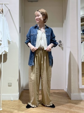 「studio CLIP（スタディオクリップ）の甘織りデニムオーバーシャツジャケット《CLIP denim》（シャツ/ブラウス、ブルー系）」を使った、miyuさん（レディース・157cm）の春コーディネート