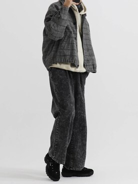 「グレーコーデ」｜「アイテム（その他アウター）」を使った、やそさん（メンズ・181cm）の冬コーディネート