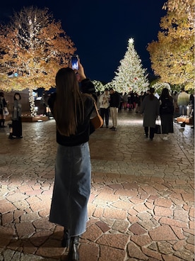 「アイテム（デニムスカート）」を使った、さだはるさん（レディース・166cm）の秋コーディネート