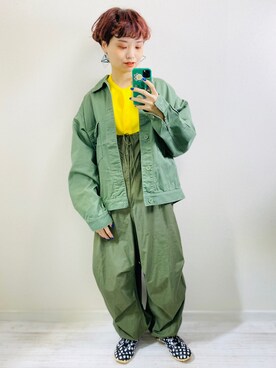 「アイテム（デニムジャケット、グリーン系）」を使った、moratoriamu.さん（レディース・155cm）の秋コーディネート