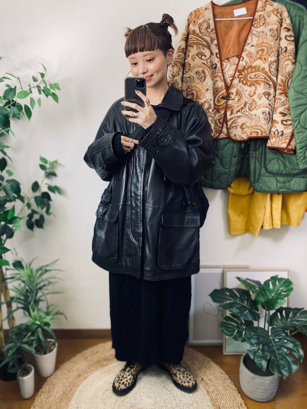 「新星WEARISTAにエントリー、今日のコスメと服、マイベストコーデ2023、クリスマスに着たい服、休日スタイル、お出かけコーデ、古着MIX、きれいめカジュアル、ビッグシルエット、プチプラ、冬アウター、コート、レザー、ワンピース、ショルダーバッグ」｜「INTEGRATEのインテグレート　プロフィニッシュ　ＢＢ（ファンデーション、ベージュ系）」を使った、moratoriamu.さん（レディース・155cm）の冬コーディネートの1枚目の写真