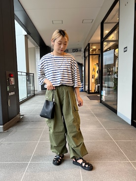 「CPCM」｜「アイテム（カーゴパンツ）」を使った、にこ。さん（レディース・154cm）の夏コーディネート