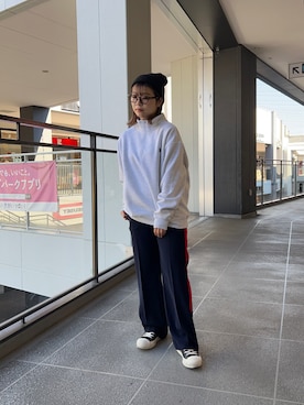 「ジャージーパンツ」｜「アイテム（スウェット）」を使った、にこ。さん（レディース・154cm）の秋コーディネート