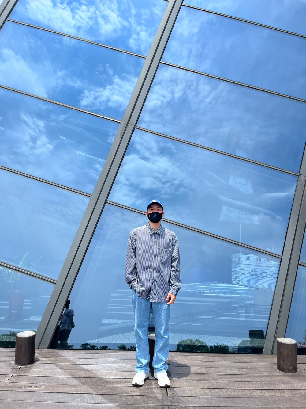 「未来のWEARISTAプロジェクト、休日スタイル、おしゃれさんと繋がりたい、秋冬」｜「UNIQLOのアイテム（パンツ、ブルー系）」を使った、Dodsonさん（メンズ）の冬コーディネートの1枚目の写真