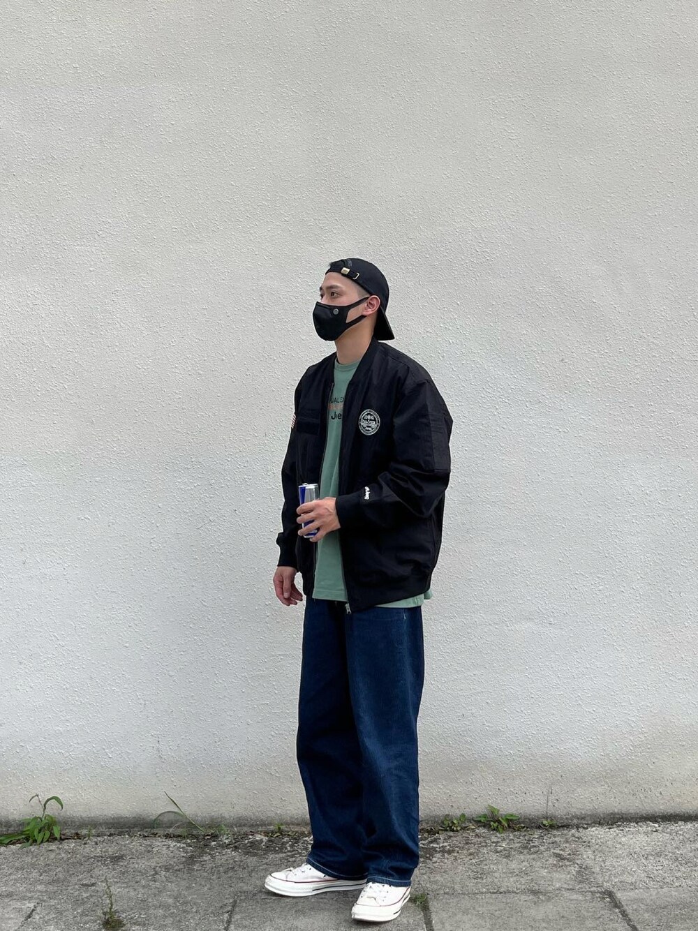 「summer、boy、converse、1970s、Levis」｜「Levi'sのアイテム（パンツ、ブルー系）」を使った、Dodsonさん（メンズ）の夏コーディネートの1枚目の写真