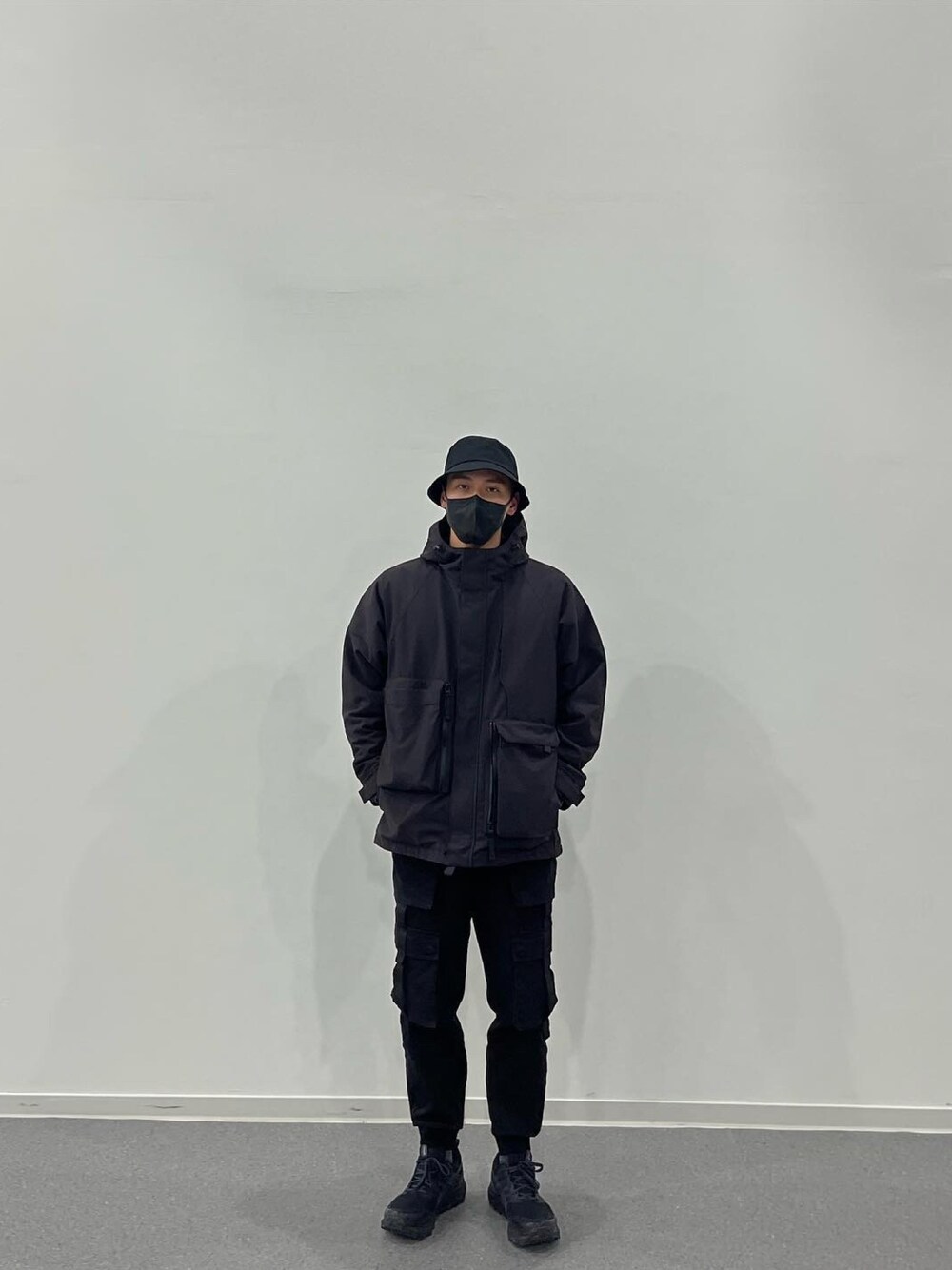 「black、ALLBLACK」｜「Goopiのアイテム（ジャケット/アウター、ブラック系）」を使った、Dodsonさん（メンズ）の冬コーディネートの1枚目の写真