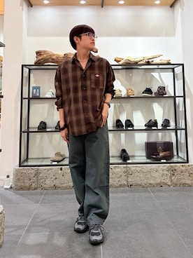 「URBAN RESEARCH DOORS（アーバンリサーチドアーズ）のDANTON　WORK SHIRTS（シャツ/ブラウス、ブラウン系）」を使った、kengoさん（メンズ・170cm）の秋コーディネート