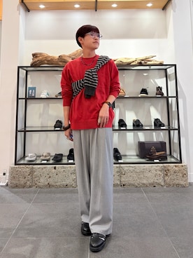 「URBAN RESEARCH DOORS（アーバンリサーチドアーズ）のFORK&SPOON　PROVORONE クルーネックニット（ニット/セーター、レッド系）」を使った、kengoさん（メンズ・170cm）の秋コーディネート