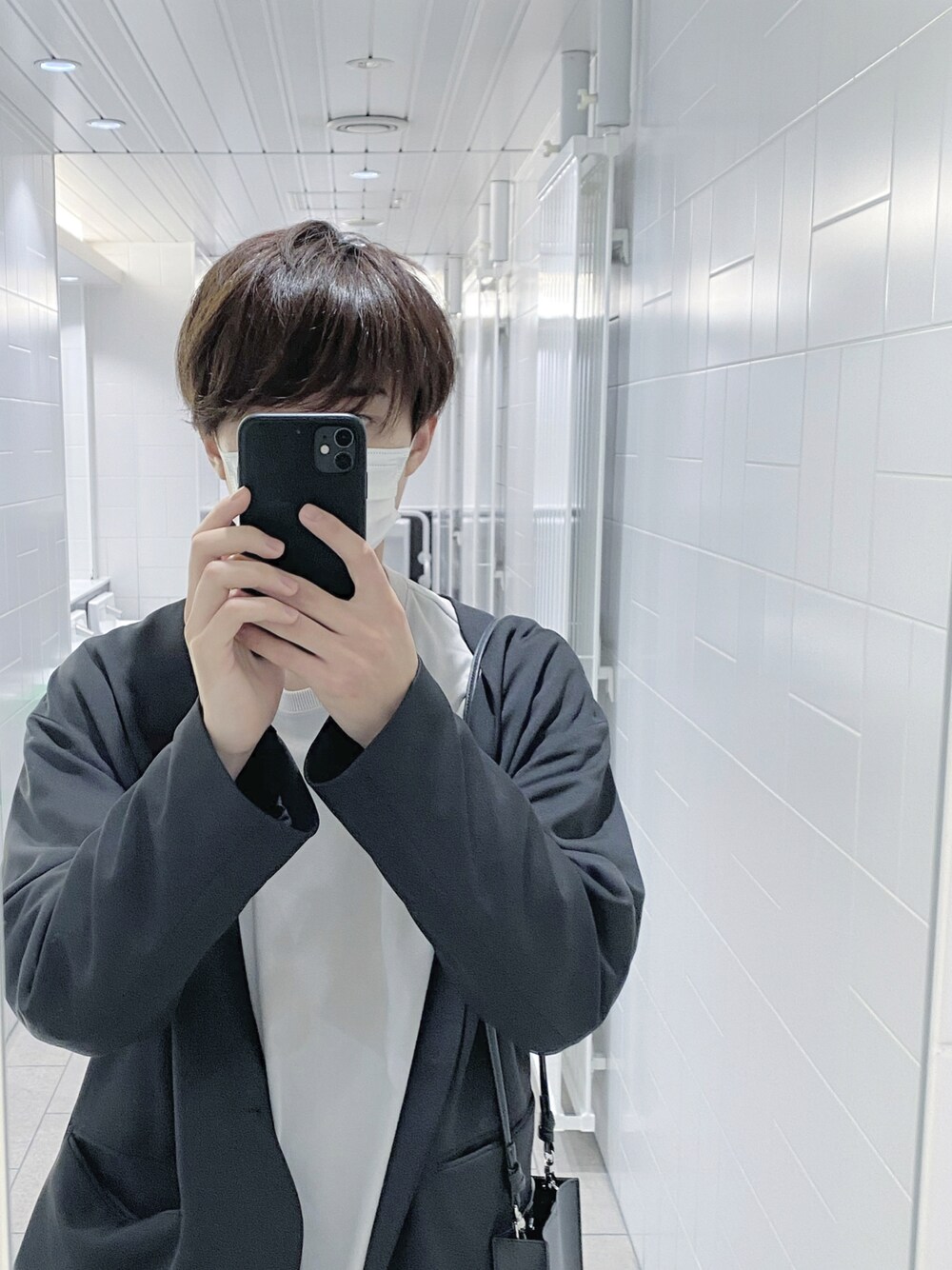 「秋のコーデ、おしゃれさんと繋がりたい、カジュアルコーデ、秋服、シンプルスタイル、ootd、オトナカジュアル、プチプラ」｜「GUのアイテム（ノーカラージャケット、ブラック系）」を使った、harukiさん（メンズ・180cm）の秋コーディネートの1枚目の写真