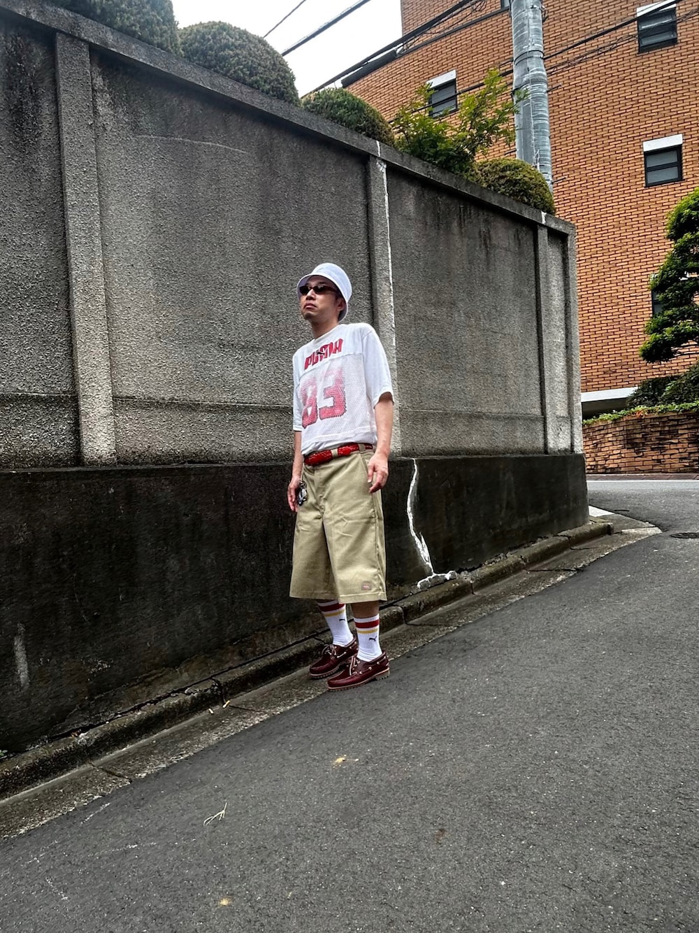 「PUMAのアイテム（Tシャツ/カットソー、ホワイト系）」を使った、ひろまるさん（メンズ・170cm）の夏コーディネートの1枚目の写真