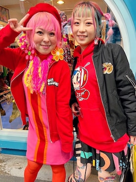 「アイテム（ピアス（片耳用）、オレンジ系）」を使った、しおちゃんさん（レディース・155cm）の春コーディネート