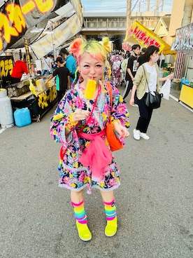 「アイテム（ピアス（片耳用）、イエロー系）」を使った、しおちゃんさん（レディース・155cm）の夏コーディネート