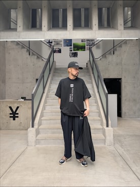 「URBAN RESEARCH（アーバンリサーチ）のSEE SEE　SUPER BIG FLAT SS TEE（TECH）（Tシャツ/カットソー、ブラック系）」を使った、I.Tさん（メンズ・178cm）の春コーディネート