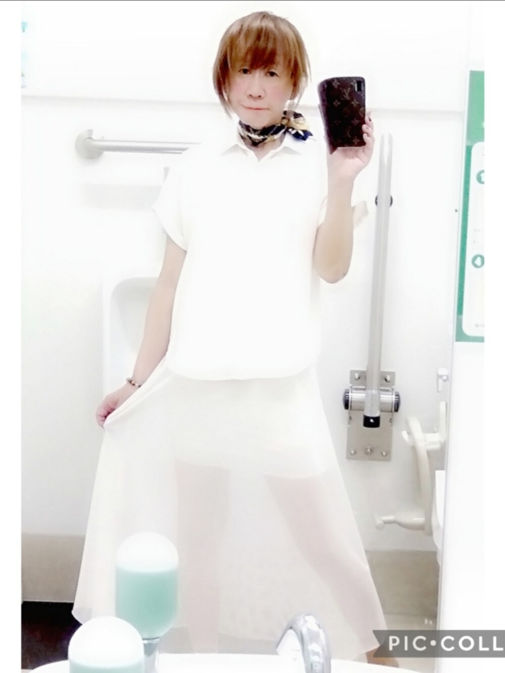 「LadiesLike　優稀。®、レディースライク、レディースファッション、レディースアイテム、レディースコーデ、miniskirt 、UNIQLO、GU、しまむら、サンダル」｜「GUのアイテム（トップス、ホワイト系）」を使った、LadiesLike　優稀。®さん（メンズ・171cm）の秋コーディネートの1枚目の写真