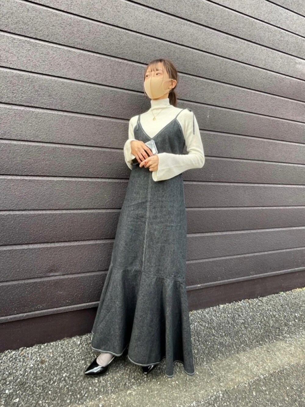「プチプラ、プチプラコーデ、カジュアルコーデ、低身長、マーメイドスカート、マーメイドワンピース、キャミワンピ、リブニット、パンプス、ファーコート、ファーアウター、GUCCI、ヒール」｜「UNIQLOのアイテム（ニット/セーター、ホワイト系）」を使った、、さん（レディース・156cm）の冬コーディネートの1枚目の写真
