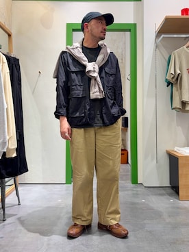 「Franklin Climbing（フランクリンクライミング）の【Franklin Climbing】撥水/ユニセックス/シティアクティブBDUシャツジャケット（ナイロンジャケット、ブラック系）」を使った、Yusuke Tanakaさん（メンズ・173cm）の春コーディネート
