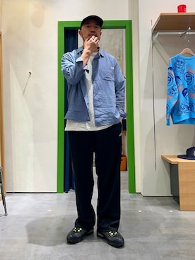 「CIAOPANIC TYPY（チャオパニックティピー）の【肌触り◎】ユニセックス/シルクタッチ立体ストライプシャツ（シャツ/ブラウス、ブルー系）」を使った、Yusuke Tanakaさん（メンズ・173cm）の春コーディネート
