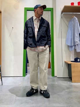 「CIAOPANIC TYPY（チャオパニックティピー）の【ロングシーズン着用可◎】ユニセックス/リラックスフィットイージーパンツ（チノパンツ、ホワイト系）」を使った、Yusuke Tanakaさん（メンズ・173cm）の春コーディネート