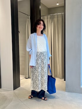 「URBAN RESEARCH DOORS（アーバンリサーチドアーズ）のラミー混ルーズシャツ（シャツ/ブラウス、ブルー系）」を使った、takagi kotomiさん（レディース・163cm）の夏コーディネート