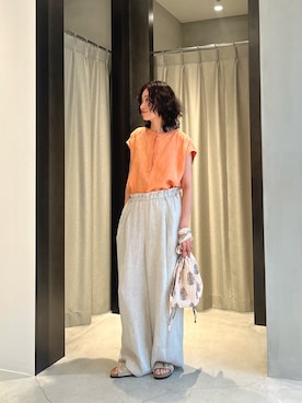 「URBAN RESEARCH DOORS（アーバンリサーチドアーズ）のリネンスキッパーフレンチブラウス（シャツ/ブラウス、オレンジ系）」を使った、takagi kotomiさん（レディース・163cm）の夏コーディネート