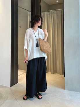 「かぐれ（カグレ）のアフリカンスクエア　ラフィアかぎ編みバッグ続ハンドル（かごバッグ、ブラウン系）」を使った、takagi kotomiさん（レディース・163cm）の夏コーディネート