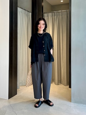 「かぐれ（カグレ）のコットンガーゼ刺繍2WAYブラウス（シャツ/ブラウス、ブラック系）」を使った、takagi kotomiさん（レディース・163cm）の夏コーディネート