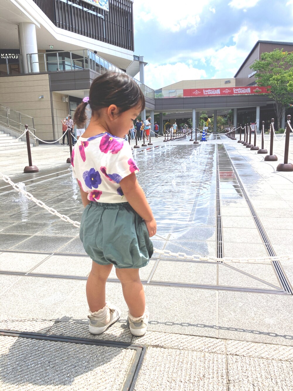 「HAKKA KIDSのコットンキャンディシリーズ MIXスミレプリント半袖Tシャツ（Tシャツ/カットソー、ピンク系）」を使った、hocc さん（キッズ・90cm）の夏コーディネートの1枚目の写真