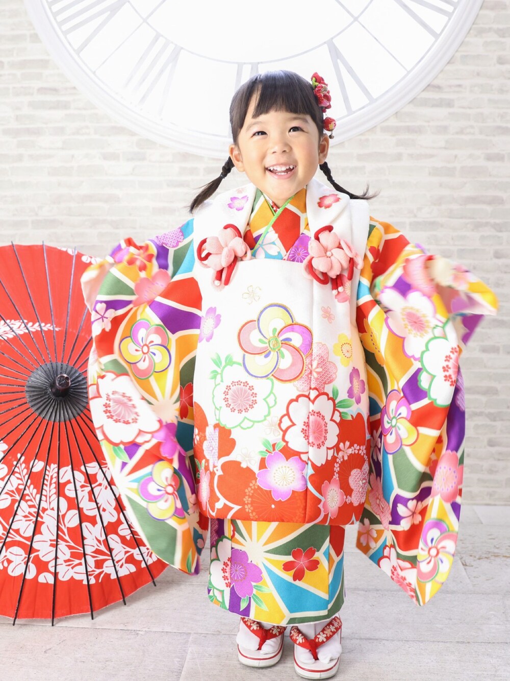 「七五三、七五三前撮り、七五三３歳」｜「happilyのアイテム（フォーマルスーツ/小物、レッド系）」を使った、hocc さん（キッズ・90cm）の冬コーディネートの1枚目の写真