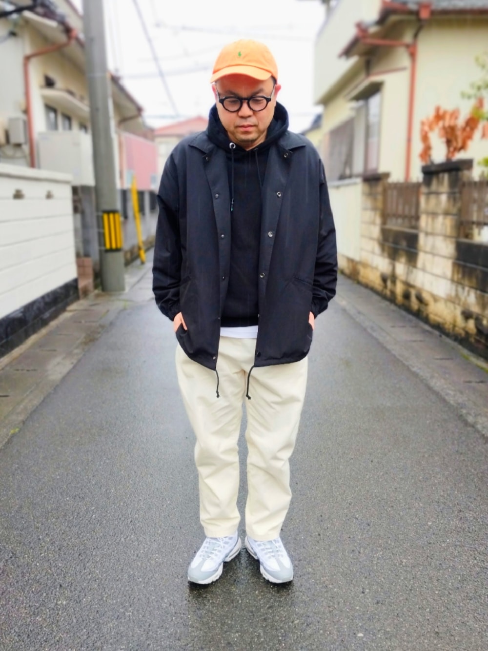 パーカーを使った「コーチジャケット」の人気ファッション