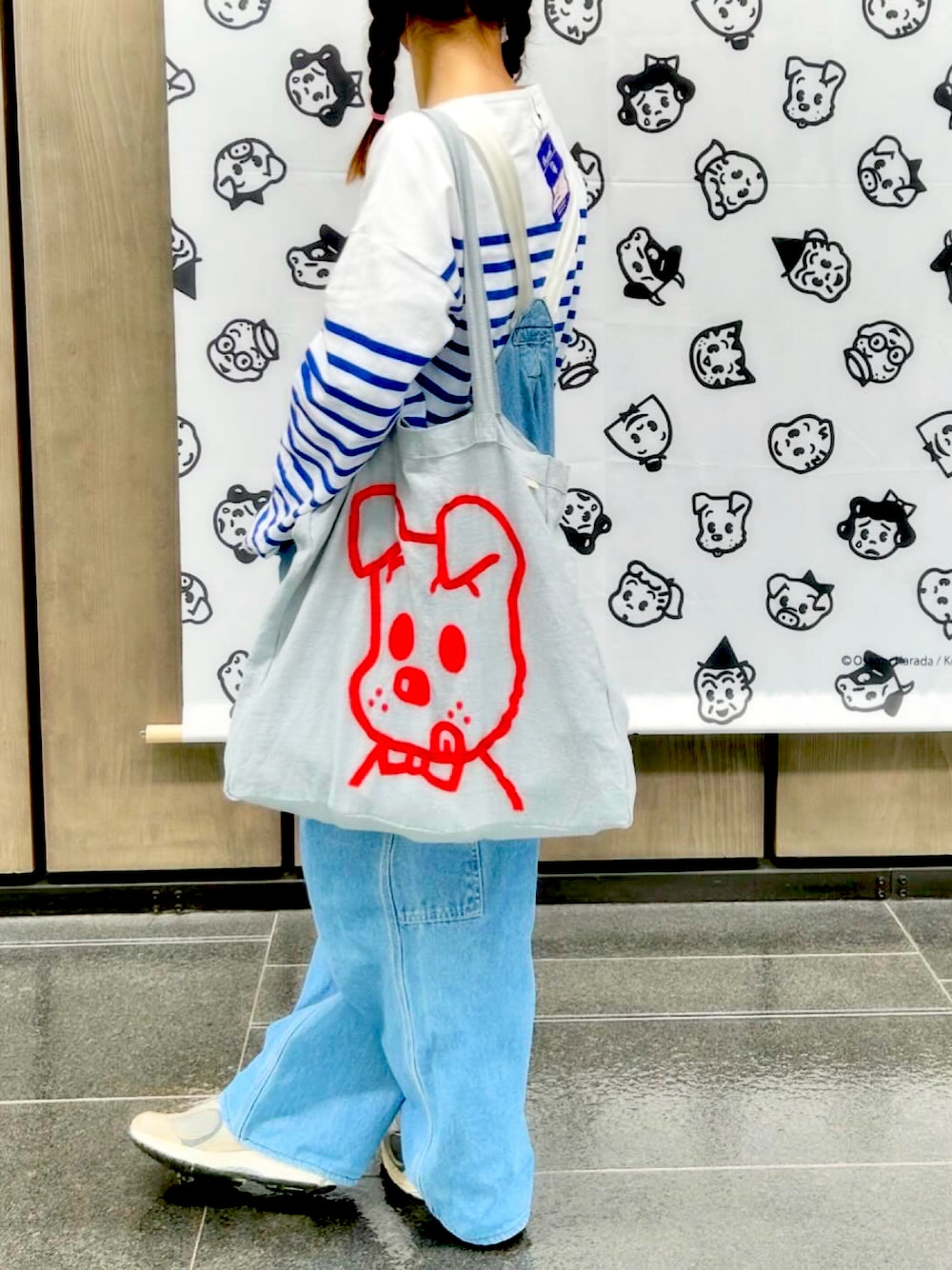 「原田治展、OSAMU GOODS、MADE by sunny side up、BEAMS、orcival、オーバーオール、New Balance」｜「ORCIVALのアイテム（Tシャツ/カットソー、ブルー系）」を使った、アクロン🚛🎶さん（骨格ストレート・レディース・164cm）の夏コーディネートの1枚目の写真