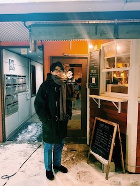 「コーデュロイパンツ」｜「アイテム（ダッフルコート）」を使った、やっつんさん（メンズ・176cm）の冬コーディネート