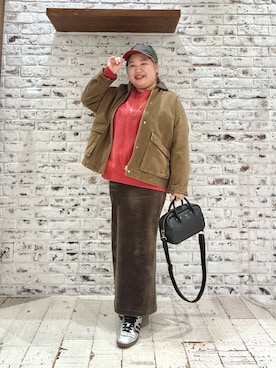 「アイテム（スニーカー）」を使った、koba*rukaさん（レディース・160cm）の秋コーディネート