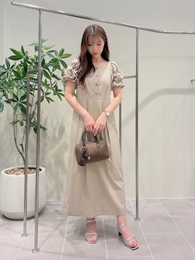 「NATURAL BEAUTY BASIC（ナチュラルビューティーベーシック）の◇ヴェルナチャームボストンバッグ（ボストンバッグ、ブラウン系）」を使った、misakiさん（レディース・160cm）の夏コーディネート