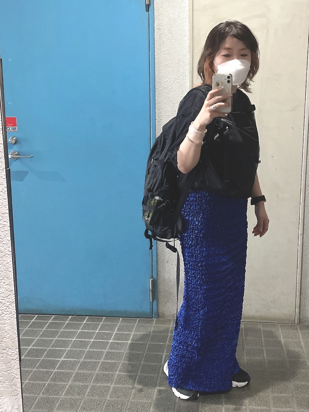 「NIKE、低身長、Tシャツ、ロゴT」｜「ROSE BUDのシャーリングストレートスカート（スカート、ブルー系）」を使った、ponさん（レディース・154cm）の夏コーディネートの1枚目の写真